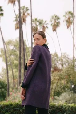 Abrigo Mery Corto Morado / Negro - The Nook Store