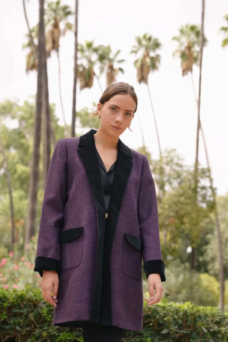 Abrigo Mery Corto Morado / Negro - The Nook Store