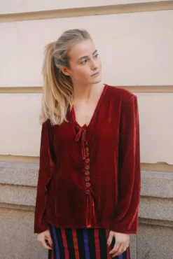 Blusa Camille Terciopelo Teja - The Nook Store