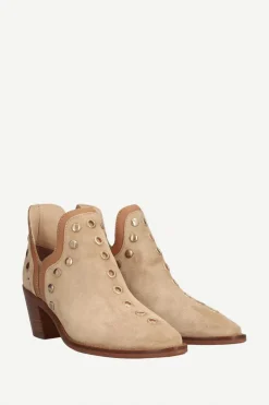 Botas Mer Tacón Alto Ante Beige Tachuela Dorada - The Nook Store