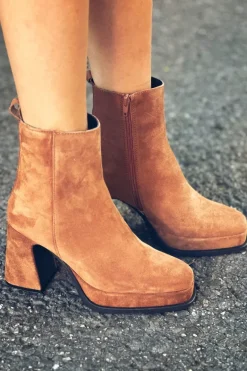 Botas Sella Ante Cuero - The Nook Store