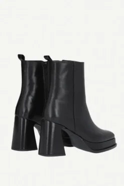 Botas Sella Piel Negro - The Nook Store