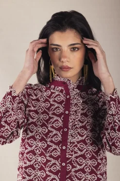 Camisa Chloe Bordada Wine - The Nook Store
