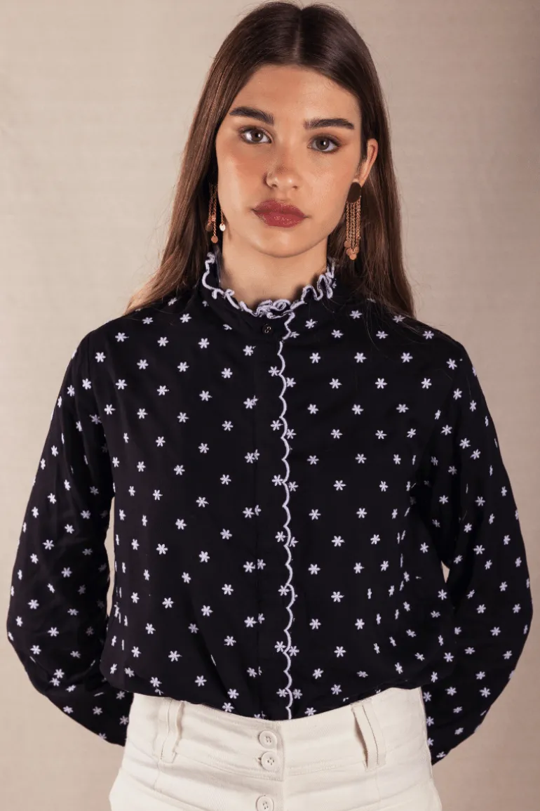Camisa Chloe Negra Flores Pequeñas - The Nook Store