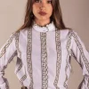 Camisa Chloe Tira Bordada Verde Kaki - The Nook Store