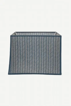 Pantalla R31 - The Nook Store