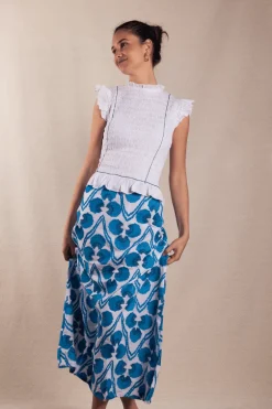 Vestido Allegra Bordado Blanco Ikat Azul - The Nook Store
