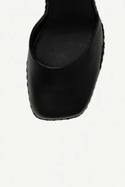Zapato tacón Elia Negro - The Nook Store